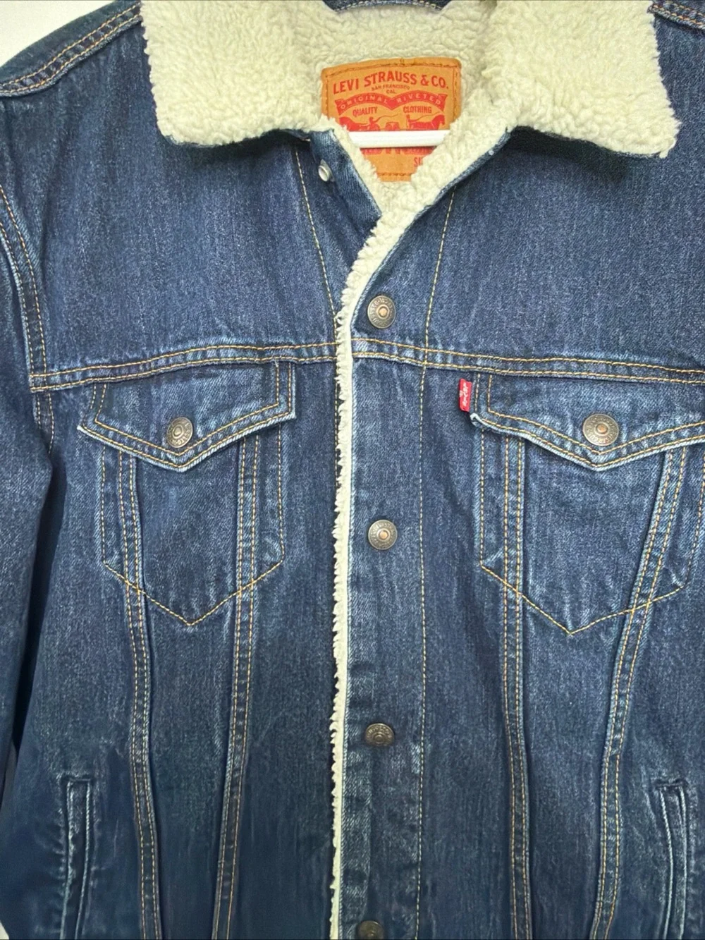 Levi’s Men’s L Sherpa Trucker Jacket Type III Dark Wash Denim 16365-0075
